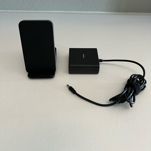 Wireless Charging Phone Stand - Picture 1 of 5